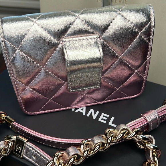 Gradient Metallic Two Tone Lambskin Quilted Flap Chain Belt Bag NWOT Pink/Silver - Picture 4 of 17